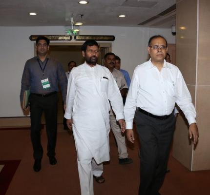  राज्‍यों तथा संघ शासित क्षेत्रों के प्रभारी खाद्य एवं उपभोक्‍ता मामले मंत्रियों की दिनांक 7 जुलाई, 2015 को विज्ञान भवन, नई दिल्‍ली में हुई राष्‍ट्रीय परामर्शी बैठक का कार्यवृत्‍त	