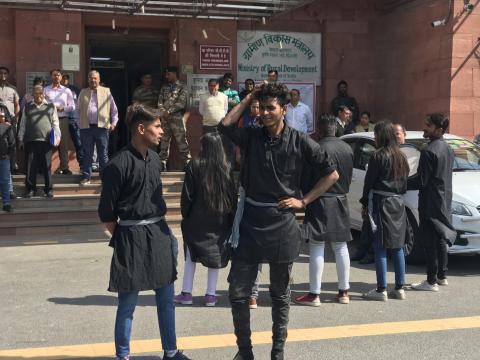 "स्वच्छता पखवाड़ा" के दौरान नुक्कड़ नाटक