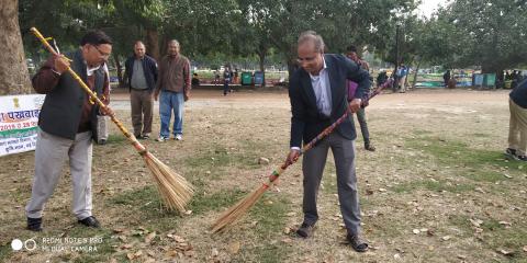 Shram Daan during Swachhata Pakhwada at India Gate on 21 Feb 2019