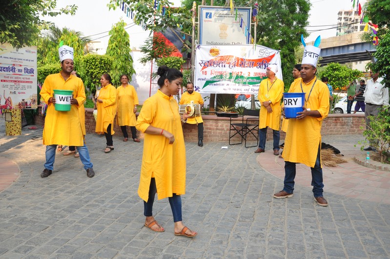 “Nukkad Natak” on “Swachhata Hi Sewa” “Nukkad Natak” on “Swachhata Hi Sewa”