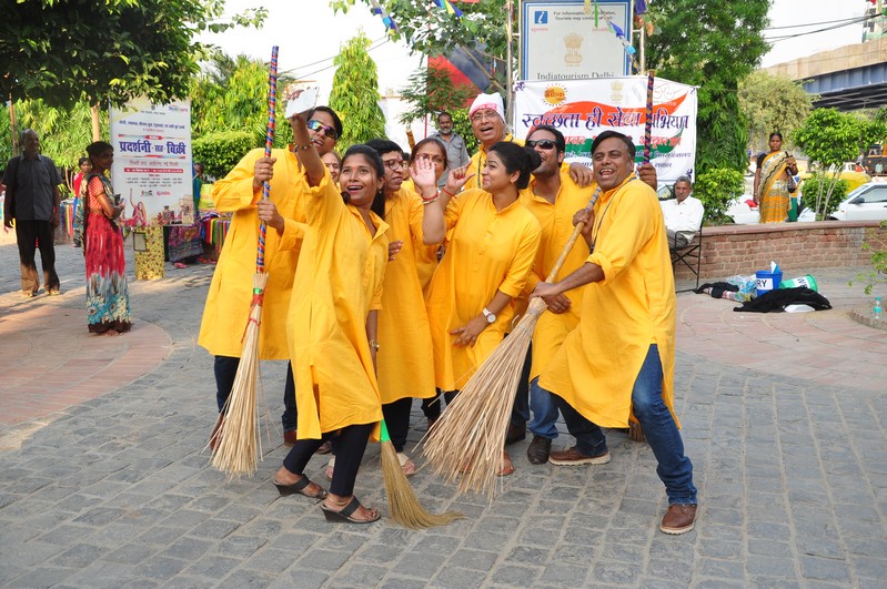 “Nukkad Natak” on “Swachhata Hi Sewa” “Nukkad Natak” on “Swachhata Hi Sewa”